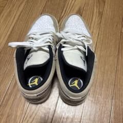 NIKE AIR JORDAN スニーカー ベージュ系のサムネイル