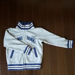 UNIQLO パーカー　110  男の子のサムネイル