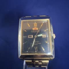 ORIENT オリエント スクエアクォーツ 腕時計 黒文字盤 ゴールド 稼働品のサムネイル