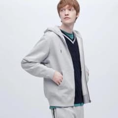 ユニクロスウェットプルジップパーカー黒のサムネイル