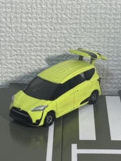H*o様 【人気急上昇廃盤トミカ】トヨタ　シエンタのサムネイル