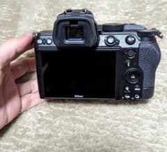 Nikon Z5 24-200mm ズームレンズキット、40mm f/2付のサムネイル