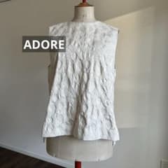 ADORE ホワイト ノースリーブ トップス M - メルカリ