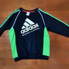 adidas トレーナーのサムネイル