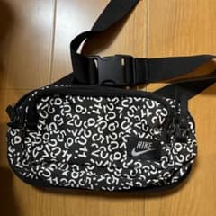 ウエストポーチのサムネイル
