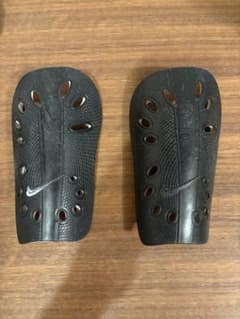 NIKE サッカー シンガード すねあて ブラックのサムネイル