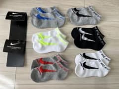 NIKE ソックス　靴下　17㎝18㎝19㎝20㎝21㎝のサムネイル