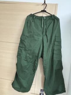 オリーブグリーン カーゴパンツのサムネイル