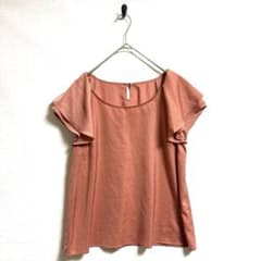 【ナチュラルビューティーベーシック】フリル袖ラウンドネック ピンク　M