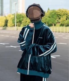 【シュー様専用】ベロアトラックジャケット グリーン 希少のサムネイル