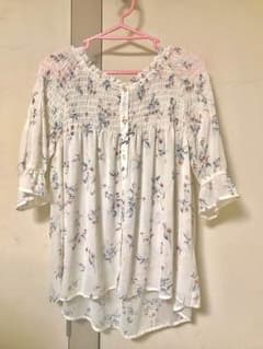 花柄シャーリングブラウスのサムネイル