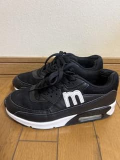 スニーカーのサムネイル