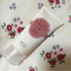 新品TOCCAハンドクリーム♡クレオパトラの香りのサムネイル