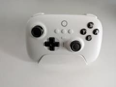 8BitDo Ultimate Controller本体＋充電ドック（白）のサムネイル