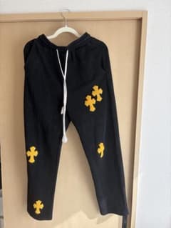 ブラック スウェットパンツ イエロークロス刺繍のサムネイル