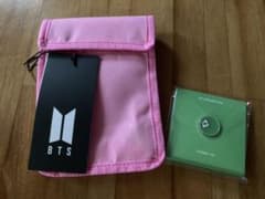 BTS ラッキーボックス　コンサートバッグとピンバッジセットのサムネイル
