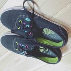 VANSのサムネイル