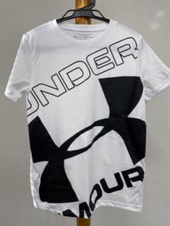 キッズ　アンダーアーマーTシャツのサムネイル