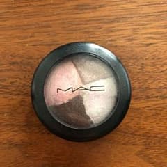 MAC アイシャドウのサムネイル