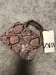 ZARA ピンクパイソンミニバッグのサムネイル