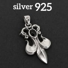 即日発送☆silver925☆フレア☆百合☆黒石☆フルールドリス - メルカリ