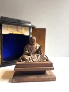 031 骨董 厨子入り 日蓮聖人 木造坐像 説法像 昭和11年 木下次雄謹製 031 骨董 厨子入り 日蓮聖人 木造坐像 説法像 昭和11年 木下次雄謹製
