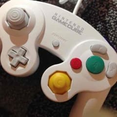 任天堂ゲームキューブ コントローラーのサムネイル