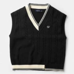 FRED PERRY（フレッドペリー）ケーブルニット パネル ベストのサムネイル