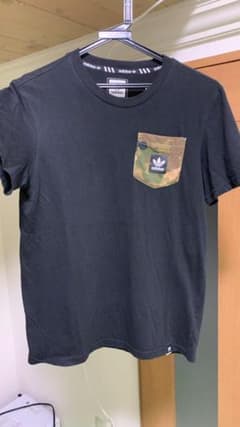 アディダスオリジナルス　Tシャツのサムネイル