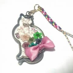 ハンドメイド☆ストラップ☆猫☆チャーム☆キーホルダー☆花☆リボンのサムネイル