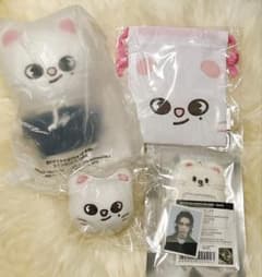 Stray Kids Jiniret ぬいぐるみ＆グッズセットのサムネイル