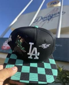 LAロゴ 鬼滅の刃 キャップ 炭治郎×LAロゴがコラボ！ ドジャース、『鬼滅の刃』限定配布