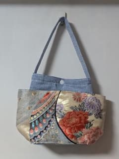 帯のリメイク★一点物★花柄刺繍トートバッグのサムネイル