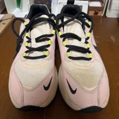 龍*様 Nike ピンク スニーカーのサムネイル