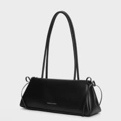 CHARLES & KEITH ブラックショルダーバッグのサムネイル