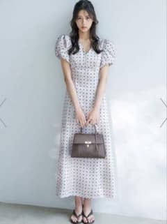 snidel ギャザーパフスリーブドットワンピースのサムネイル