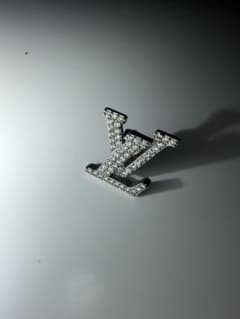 LOUIS VUITTON 片耳ピアス　型式M00608 即購入可能‼️ LOUIS VUITTON 片耳ピアス 型式M00608 即購入可能‼️ - メルカリ