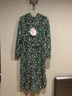 【新品 未使用品】花柄 ロングワンピースのサムネイル