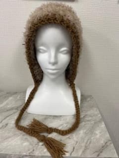 ハンドメイド ベージュ ブラウン系 耳あて付き ニット帽 ビーニーのサムネイル