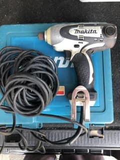 makita 100v インパクトドライバー　即購入OK!のサムネイル