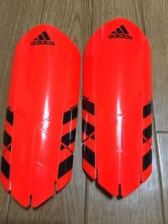 すね当て adidasのサムネイル
