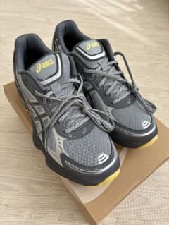 美品asics GEL-KINETIC FLUENT スニーカー　27.5のサムネイル