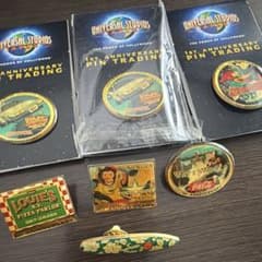 USJ 1周年記念 ピンバッジ 6点とボード型ピンバッジ1点 - メルカリ