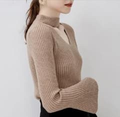 [美品]長袖　デコルテオープンニット　ベージュ　韓国　フリーサイズのサムネイル