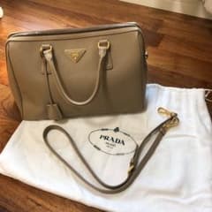zuzu market様専用PRADA プラダ サフィアーノのサムネイル