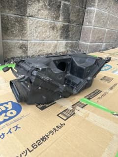 Z32 フェアレディZ 純正　エアクリーナーボックスのサムネイル