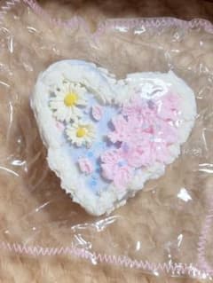 kikisquishy とろりバター 水色ハート お花 スクイーズのサムネイル