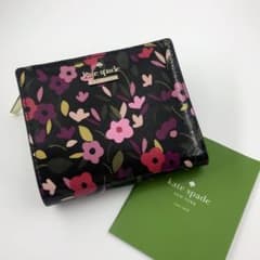 ケイトスペード  二つ折り財布のサムネイル