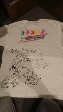 ともたんさん専用ももクロ直筆サイン入りTシャツのサムネイル
