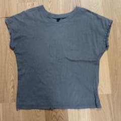 UNIQLO ノースリーブカットソー グレー Sのサムネイル